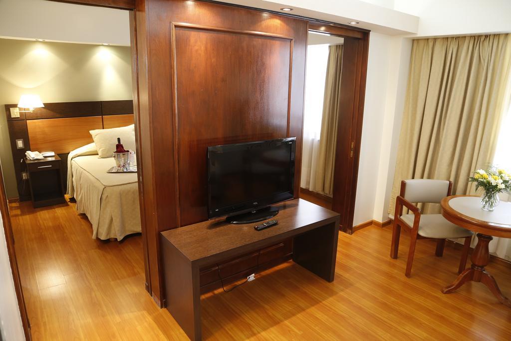 Hotel Corregidor La Plata Buitenkant foto