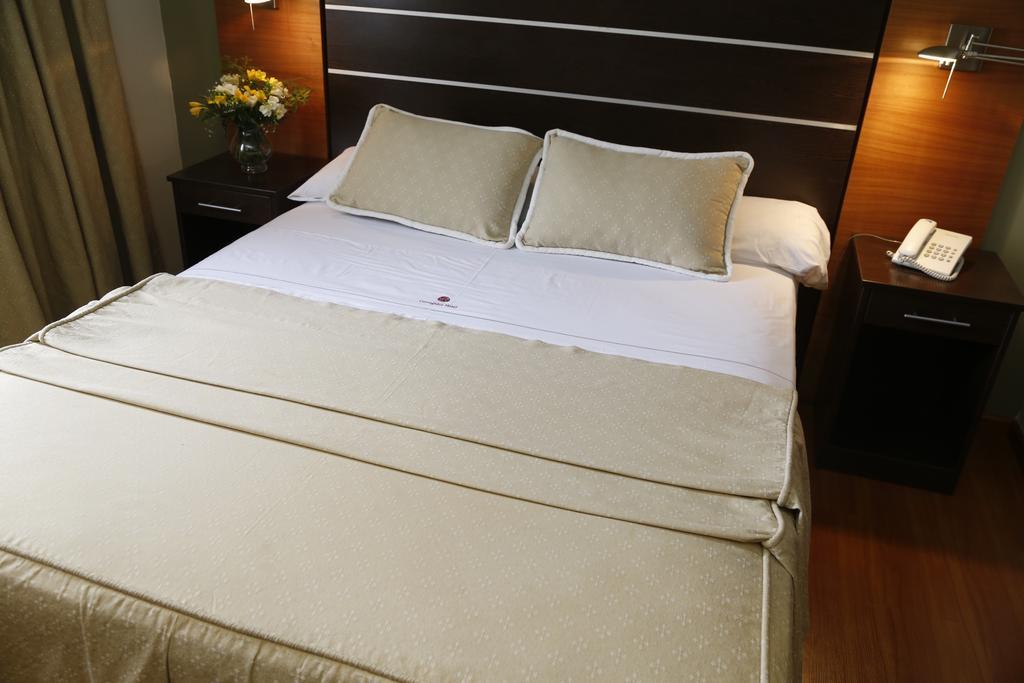 Hotel Corregidor La Plata Buitenkant foto