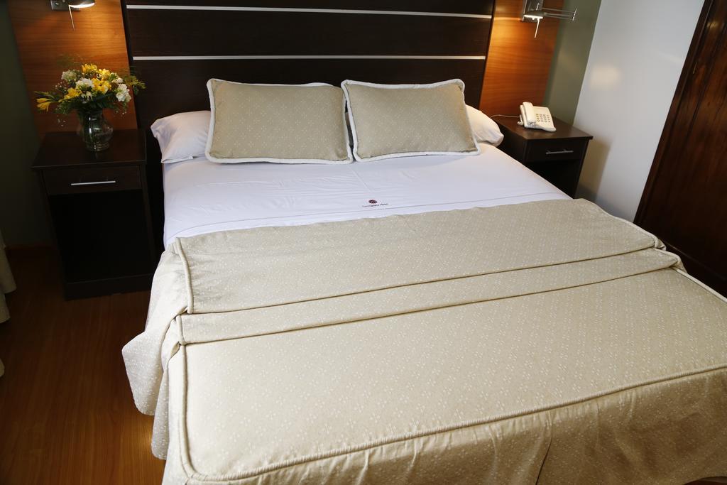 Hotel Corregidor La Plata Buitenkant foto