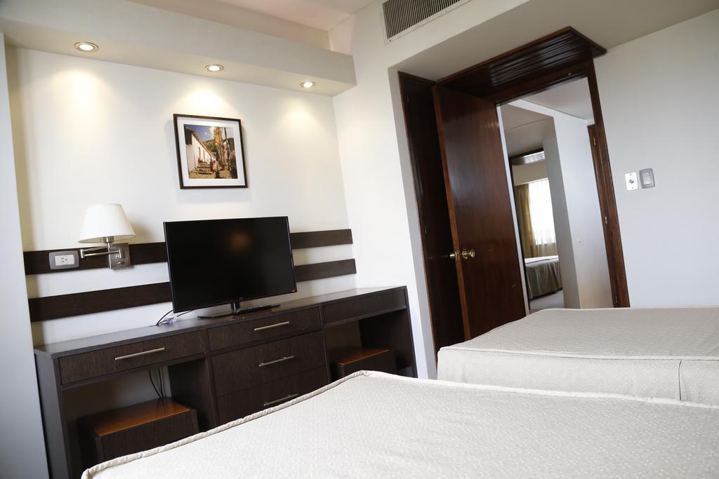 Hotel Corregidor La Plata Buitenkant foto